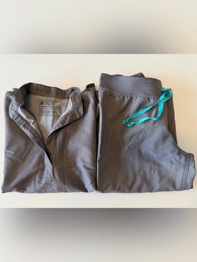Figs Women’s Light Gray Technical Shirt Jacket